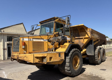 Tombereau articulé Volvo