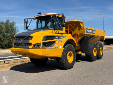 Tombereau articulé Volvo