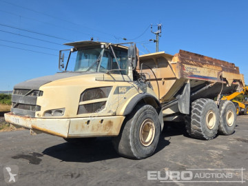 Tombereau articulé Volvo