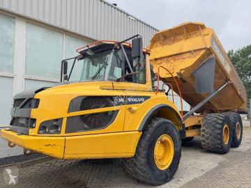 Tombereau articulé Volvo