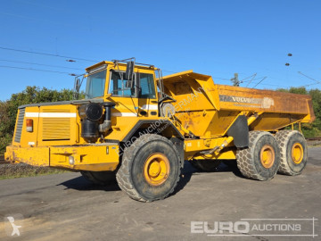 Tombereau articulé Volvo