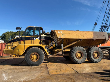 Tombereau articulé Caterpillar