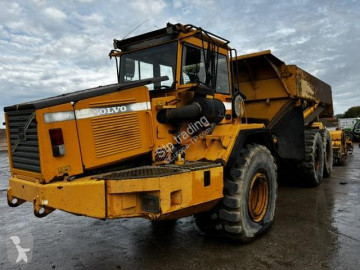 Tombereau articulé Volvo