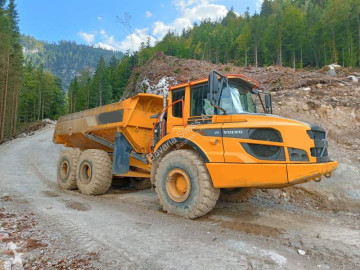 Tombereau articulé Volvo