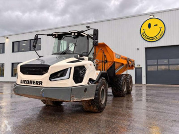 عربة قلابة مفصلية Liebherr