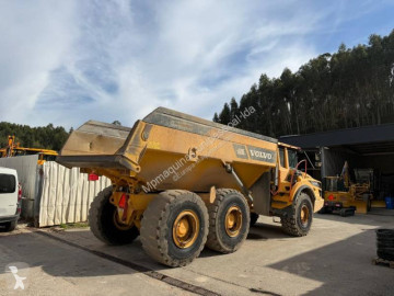 Tombereau articulé Volvo