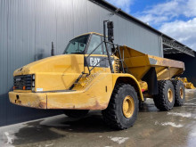 Tombereau articulé Caterpillar 735