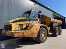 Tombereau articulé Caterpillar 735