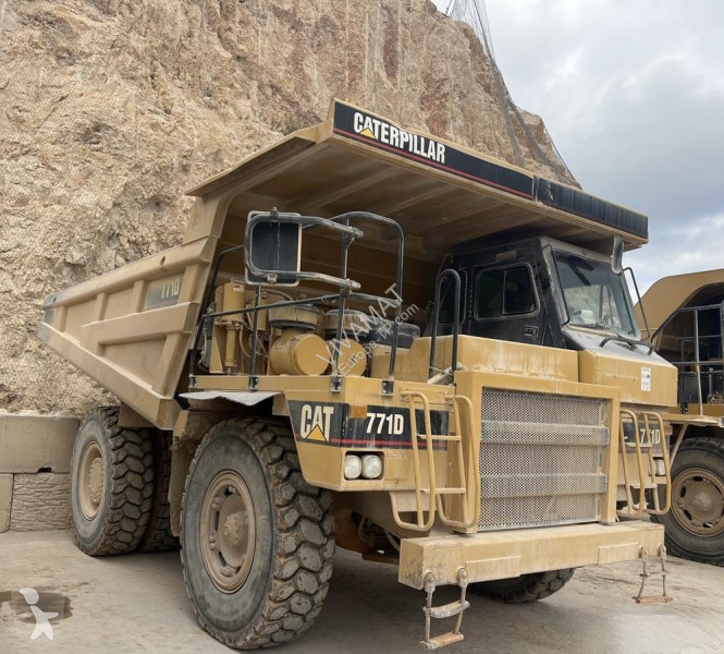 Dumper Caterpillar