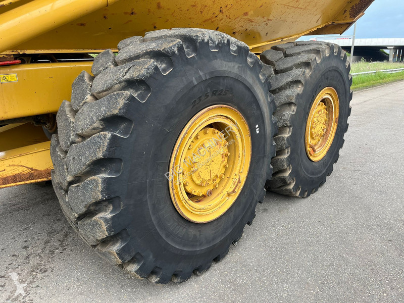 Dumper Caterpillar