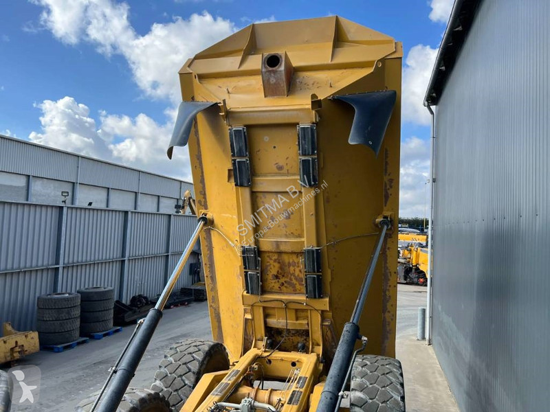 Sklápač Caterpillar 735 |