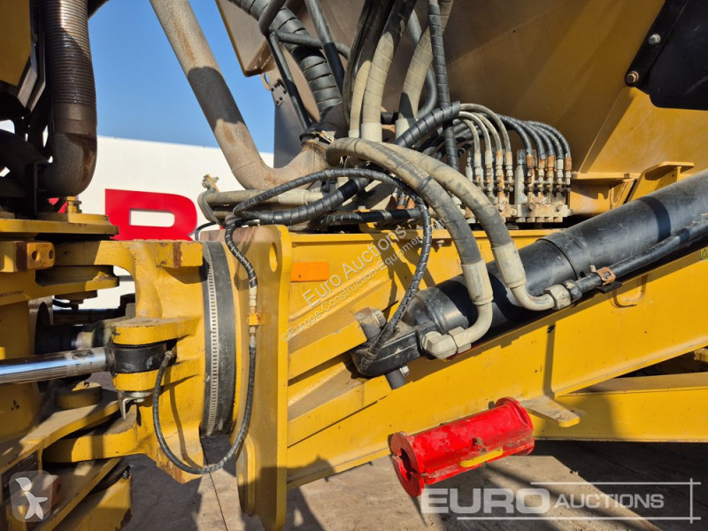 Basculantă Caterpillar 745