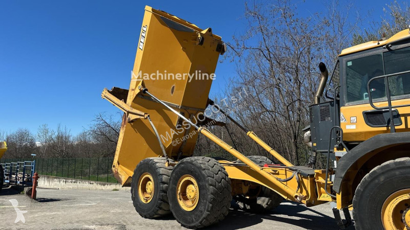 عربة قلابة Bell B30E 6x6