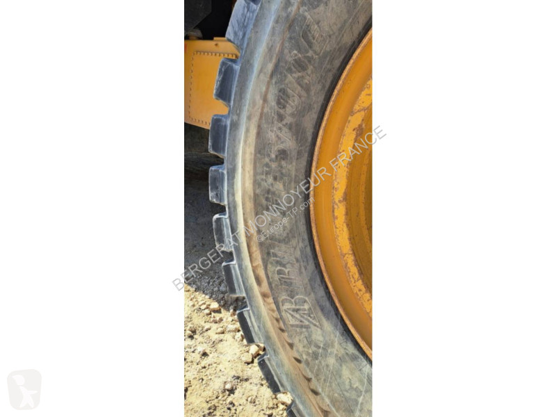 Карьерный самосвал Caterpillar
