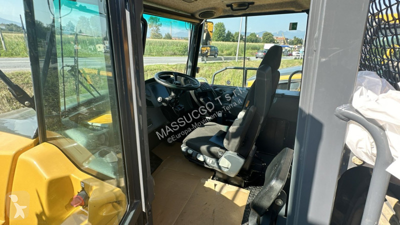 عربة قلابة Bell B50E 6X6