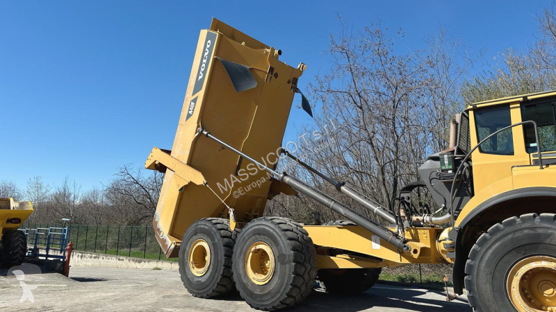 Sklápač Volvo 6x6
