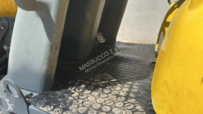 عربة قلابة Wacker Neuson 4x4