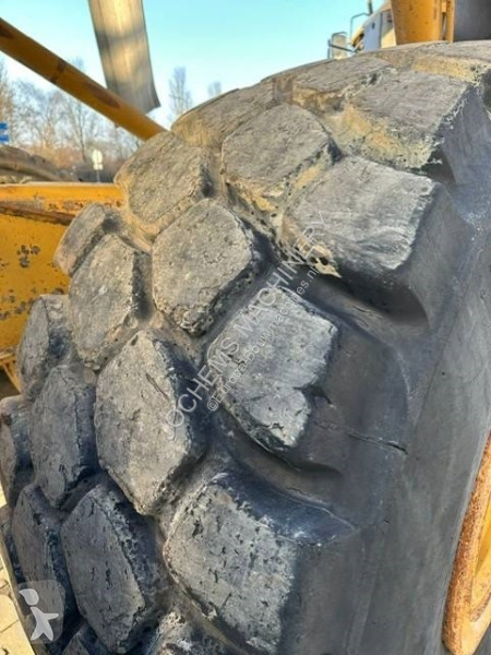 عربة قلابة Caterpillar 740 Dumper