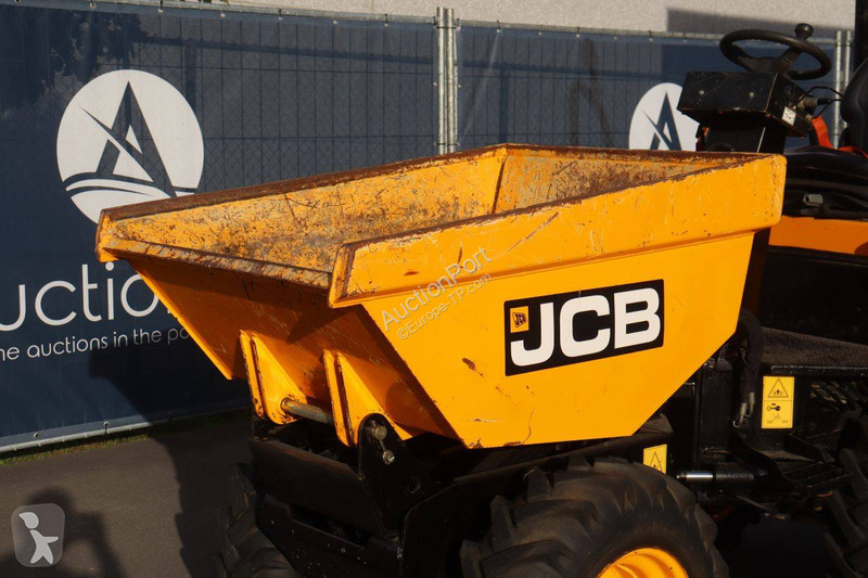 Sklápač JCB
