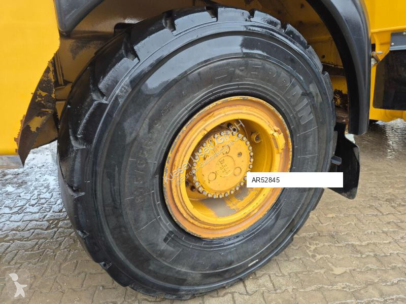 عربة قلابة Bell B60E