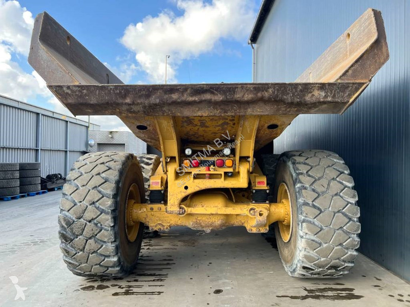 Sklápač Caterpillar 735 |