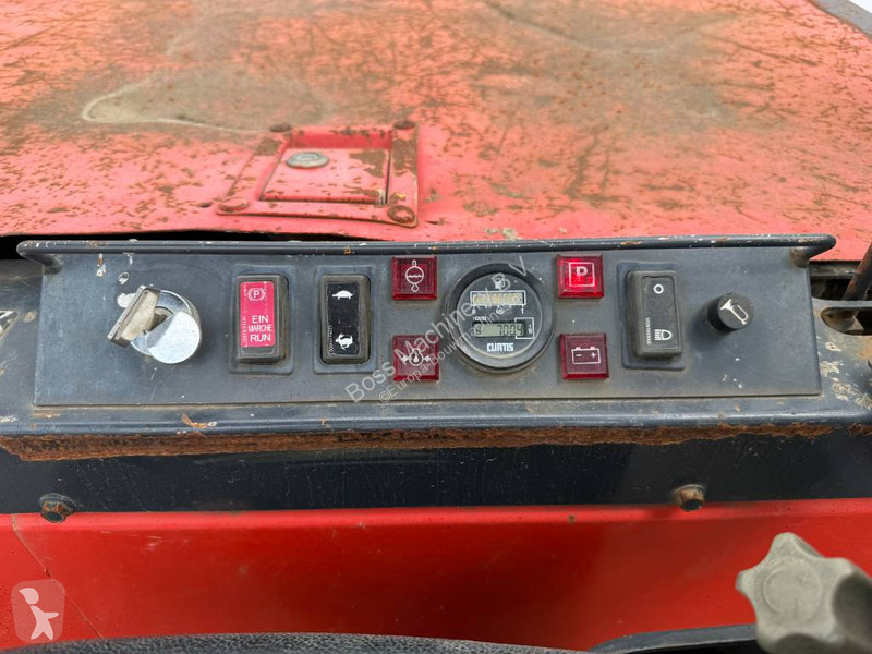 Basculantă Kubota - Tilt + Rotate / Track Dumper