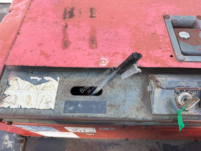 Basculantă Kubota - Tilt + Rotate / Track Dumper