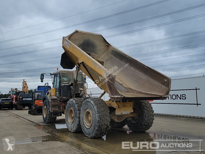 Basculantă Bell B30E