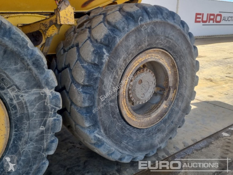 Basculantă Bell B30E