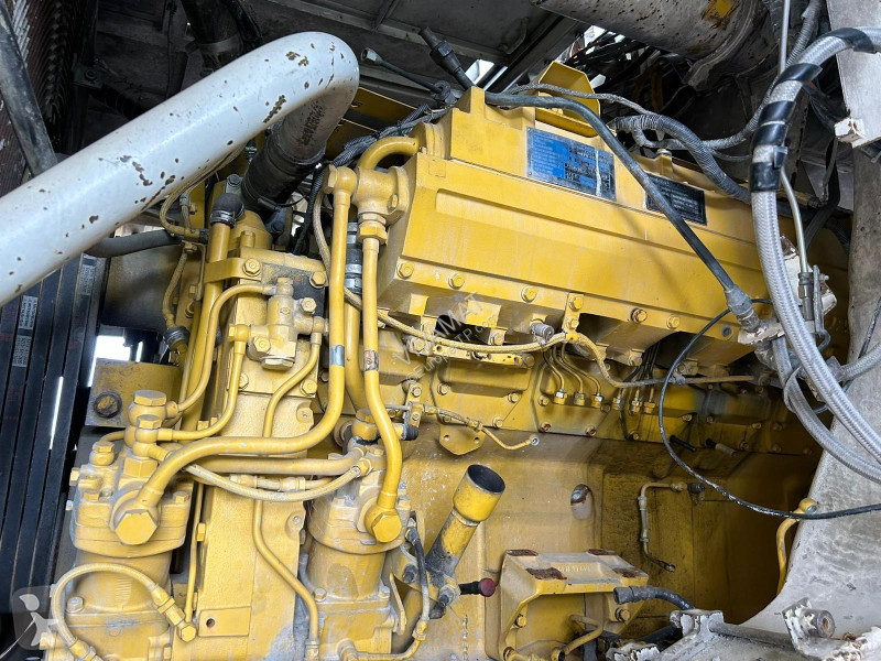 Sklápač Komatsu HD985