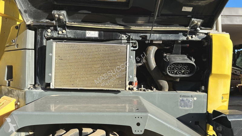 عربة قلابة Wacker Neuson DV90 4x4