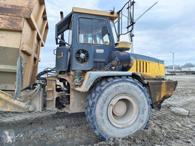 Sklápač Bell  B30C