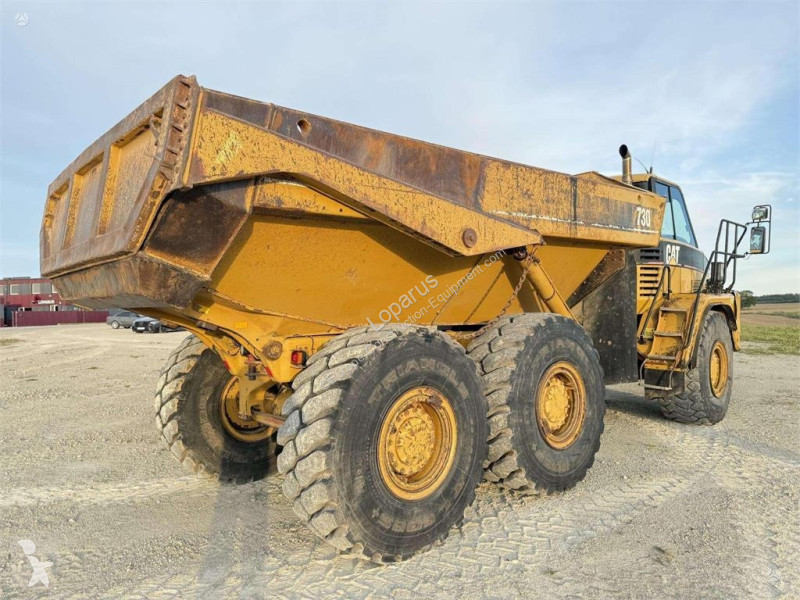 Карьерный самосвал Caterpillar 730