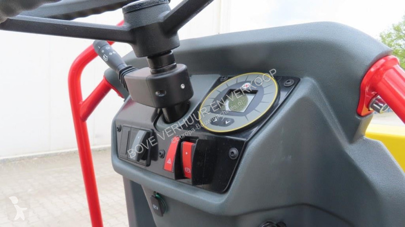 عربة قلابة Wacker Neuson DW30-2
