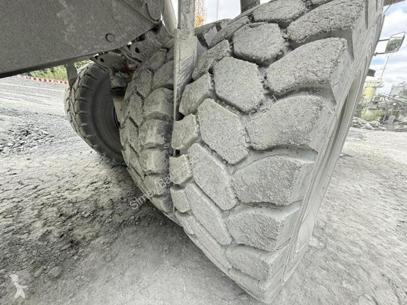 عربة قلابة Caterpillar