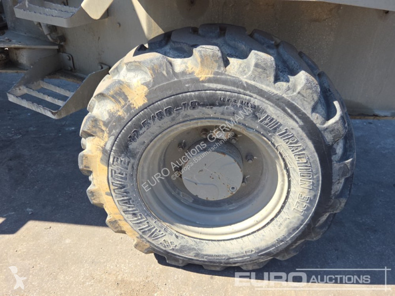 عربة قلابة Thwaites MACH 657