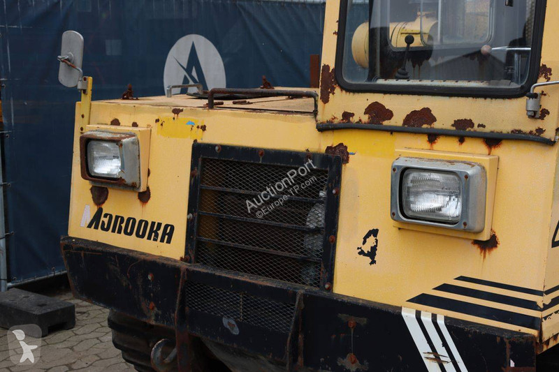عربة قلابة Morooka MST-600 E