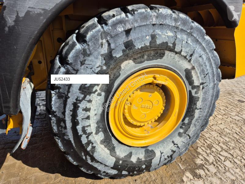عربة قلابة Bell E