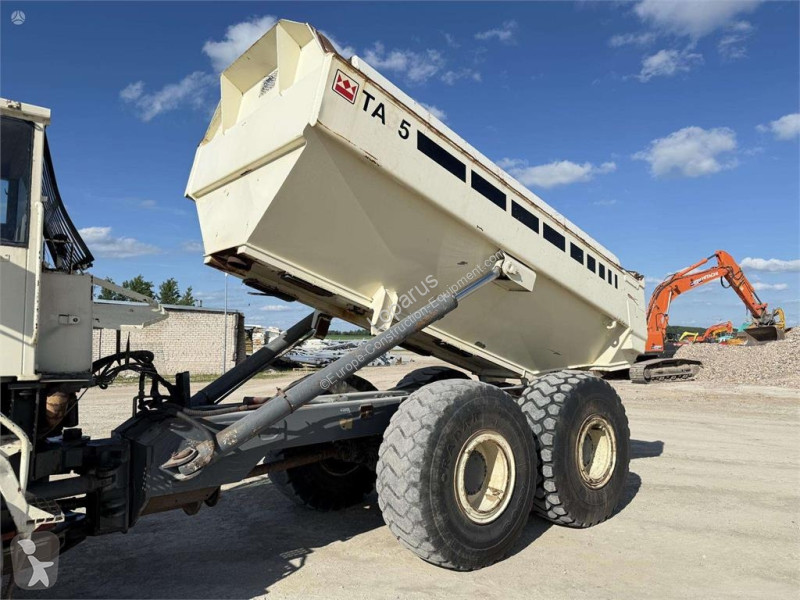 عربة قلابة Terex