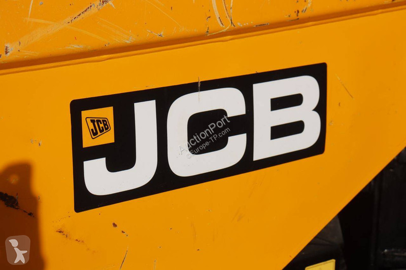 Sklápač JCB