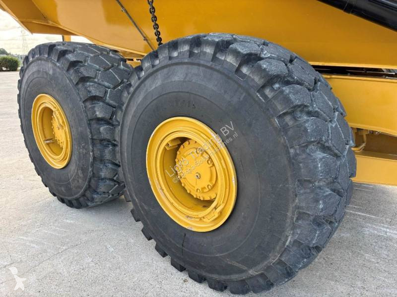 Tombereau Caterpillar 745