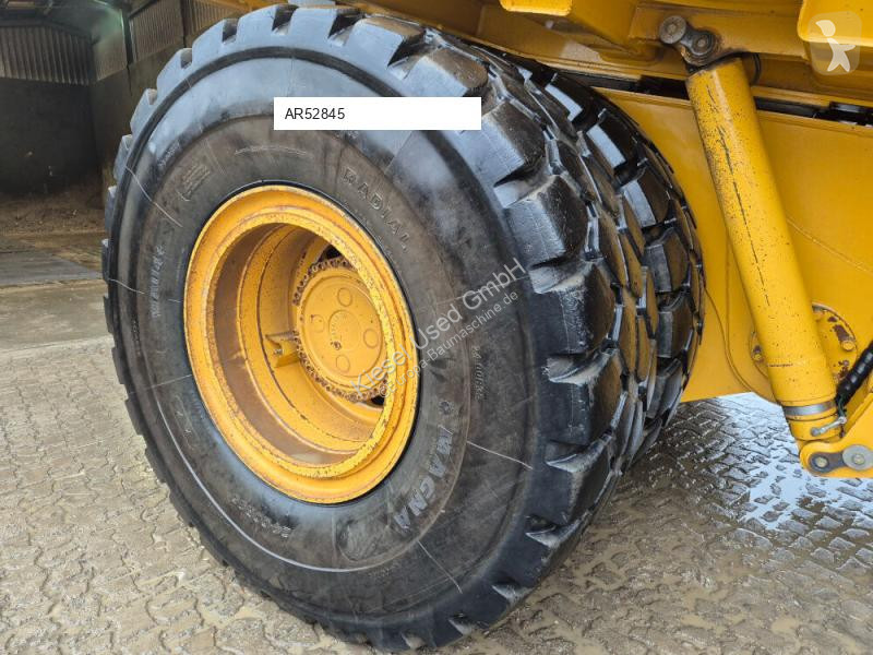عربة قلابة Bell B60E