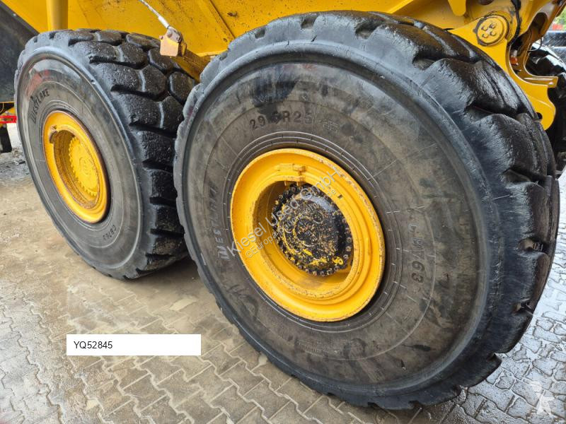 عربة قلابة Bell B45E