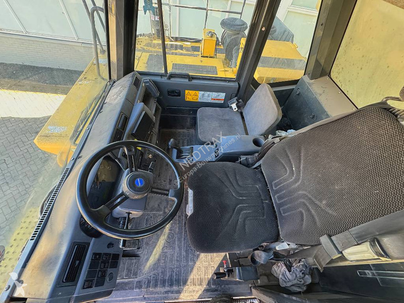 Дъмпер Komatsu 6057E0