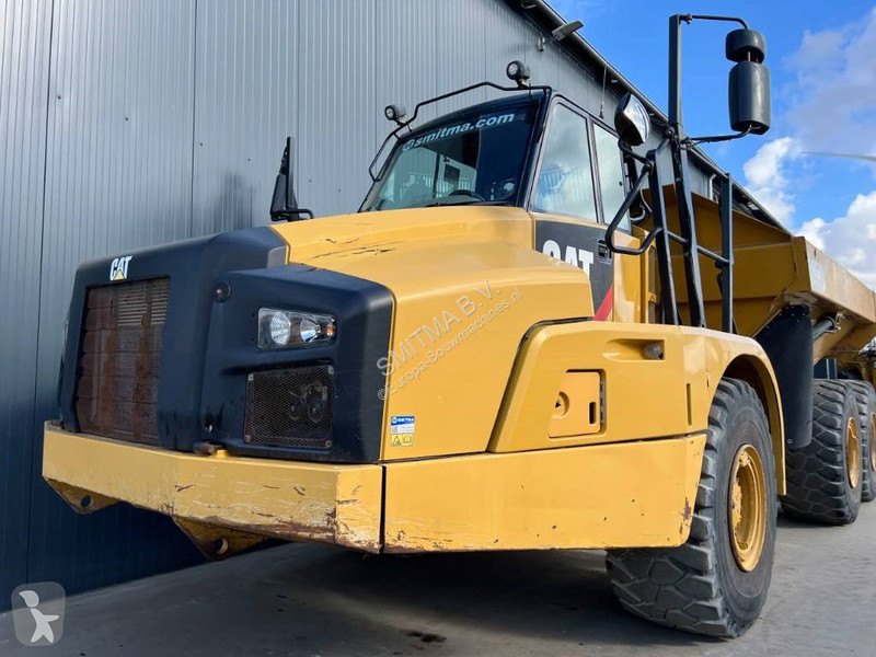 Sklápač Caterpillar 735 |