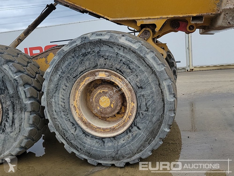 Basculantă Bell B30E