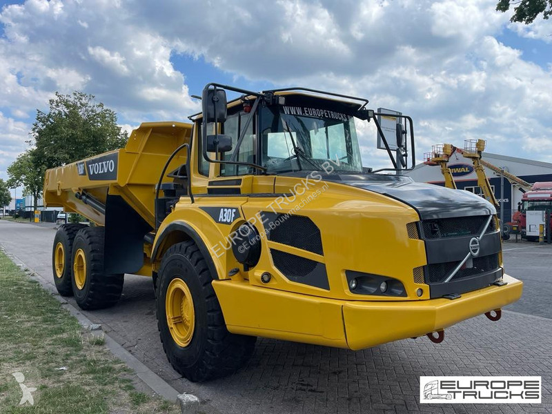 Højsidet godsvogn Volvo 6x6 - Good Tyres