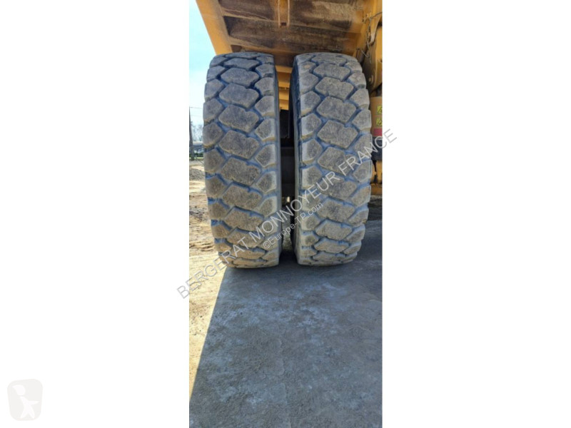 Карьерный самосвал Caterpillar