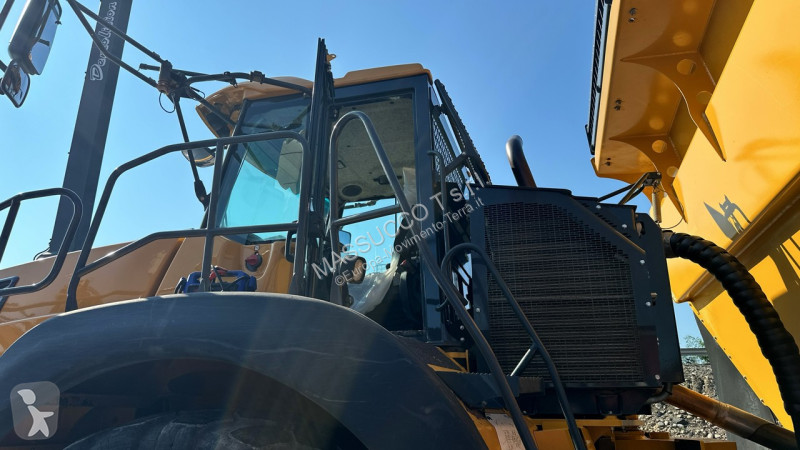 عربة قلابة Bell B50E 6X6