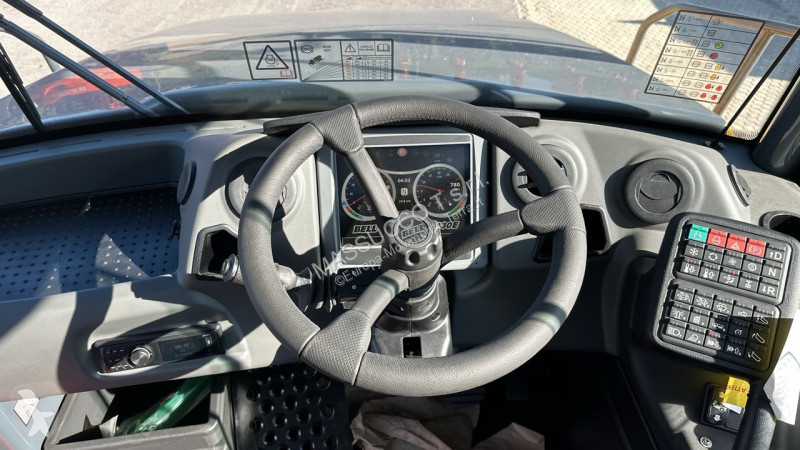 عربة قلابة Bell B30E 6X6